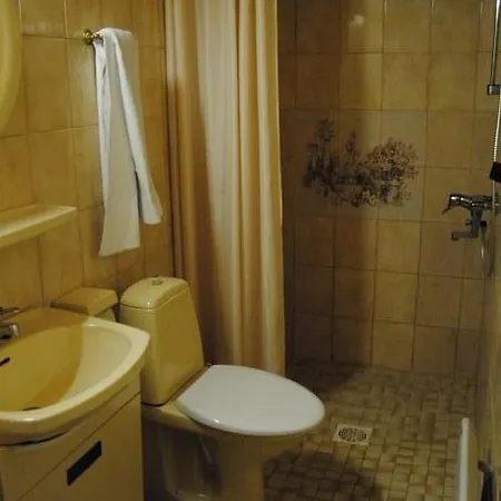 Luostarin Puutarha Πανδοχείο 2*