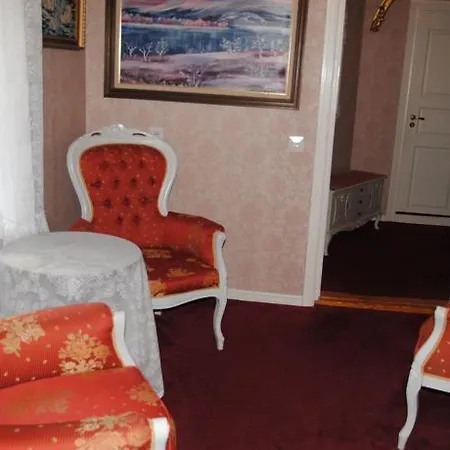 Luostarin Puutarha 2* Naantali